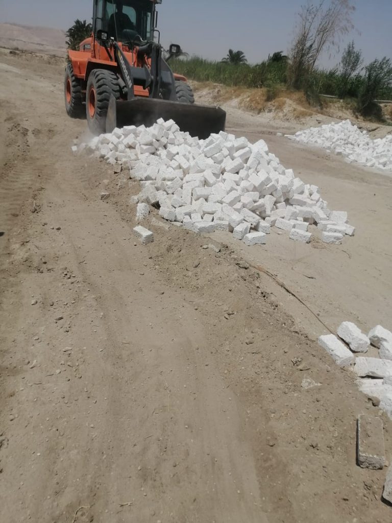 رصد مخالفة تعدٍ على أرض أملاك الدولة بمدينة أرمنت في الأقصر